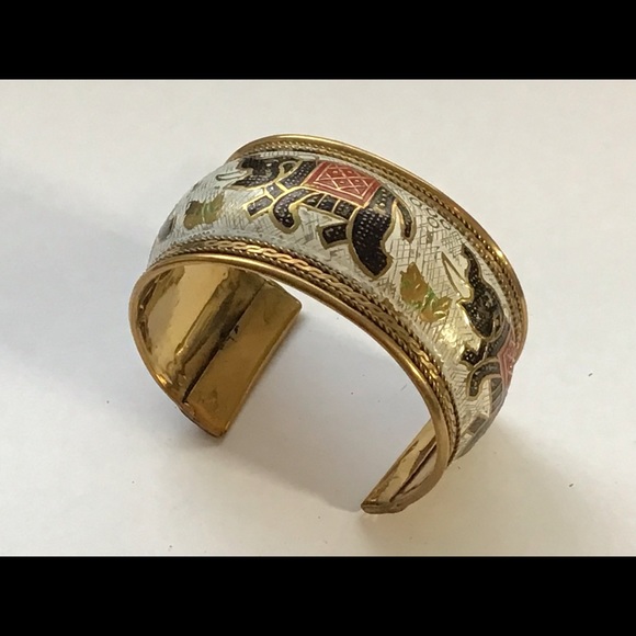 Free Shipping Cuff Bracelet Etched Elephant Theme - Picture 4 of 16